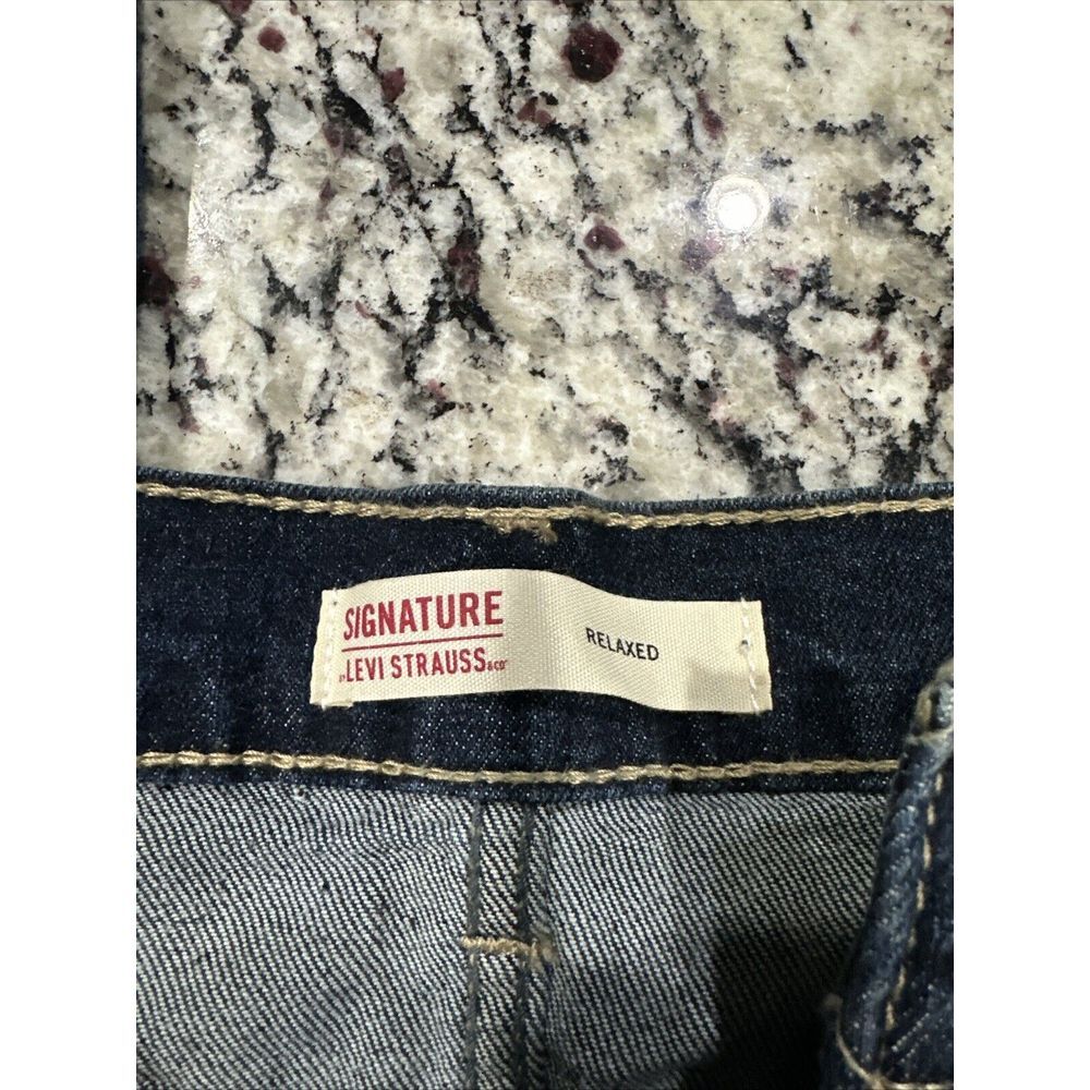 New With Tag Levi Signature Relaxed Fit Jeans Men's Size 42 x 30 Dark Blue Wash - Picture 8 of 11